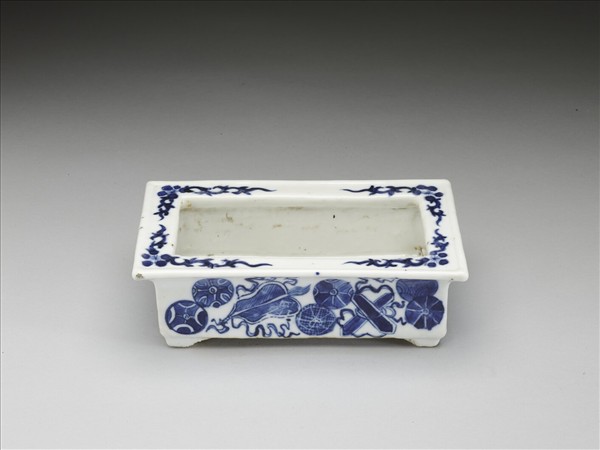 青花暗八仙紋長方花盆