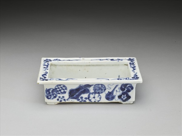 青花暗八仙紋長方花盆