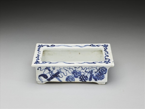 青花暗八仙紋長方花盆