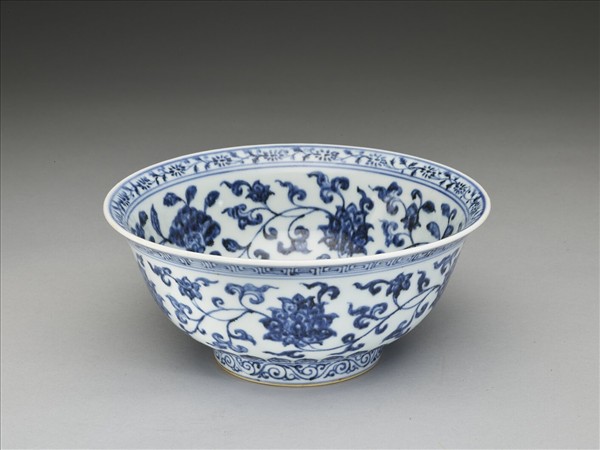 青花四季花卉紋碗