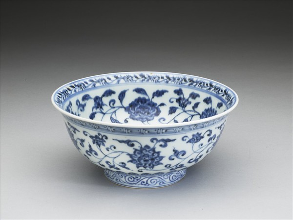 青花四季花卉紋碗