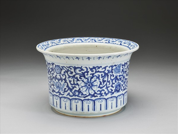青花花卉八寶紋花盆