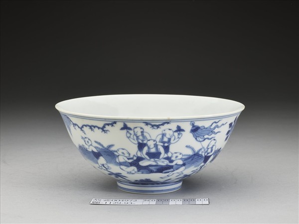 青花嬰戲圖碗