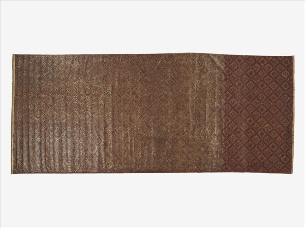 印度 褐紅地花卉格紋印金蠟染布