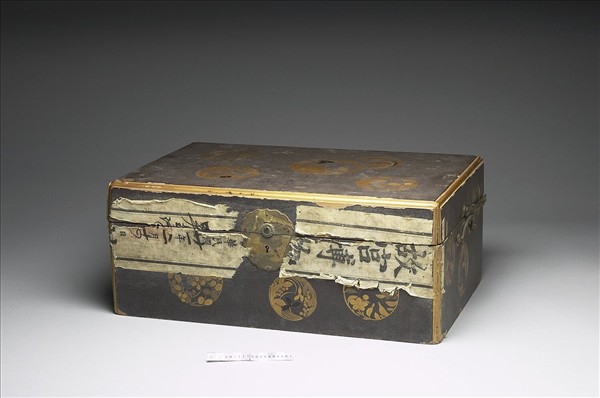 蒔繪花卉紋漆盒