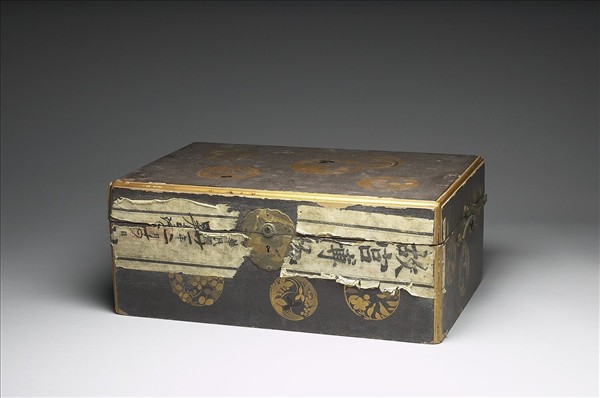 蒔繪花卉紋漆盒