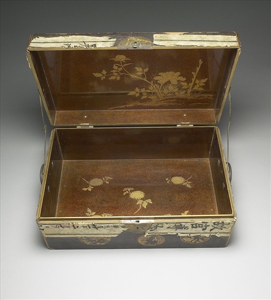 蒔繪花卉紋漆盒