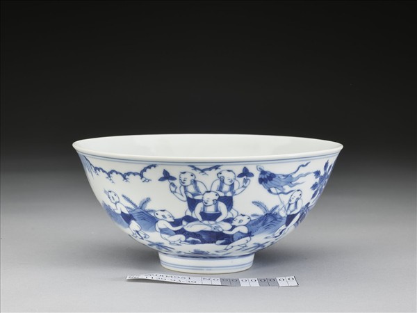 青花嬰戲圖碗