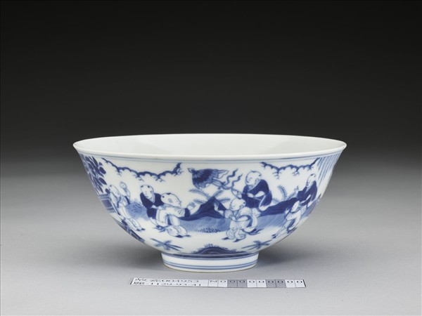 青花嬰戲圖碗
