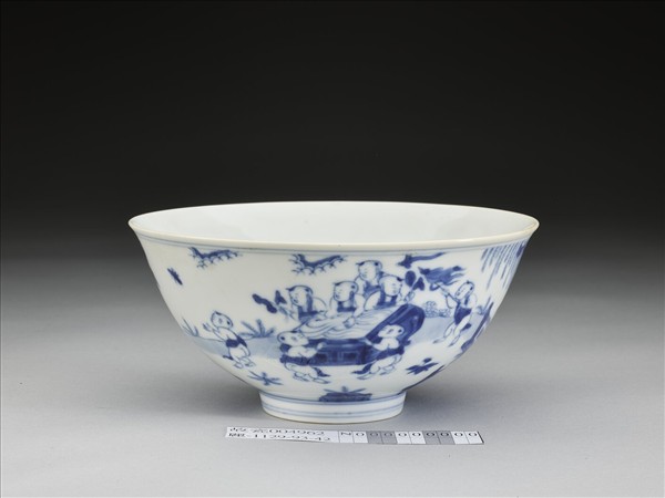 青花嬰戲圖碗
