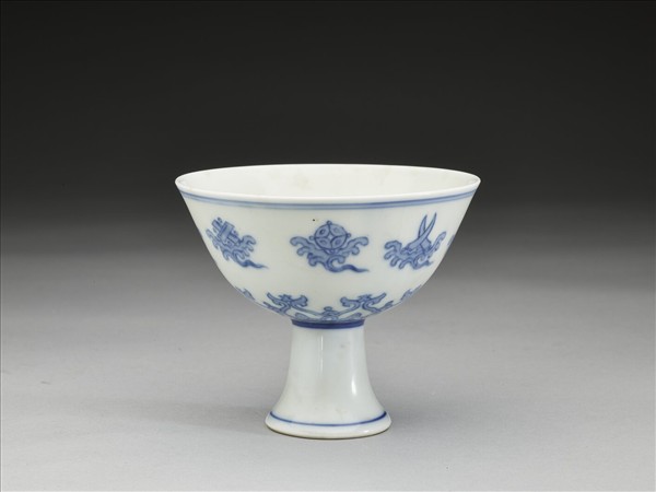 青花八寶紋高足杯