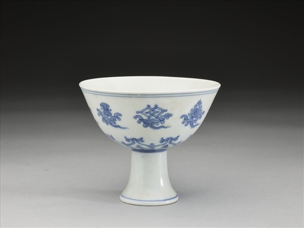 青花八寶紋高足杯