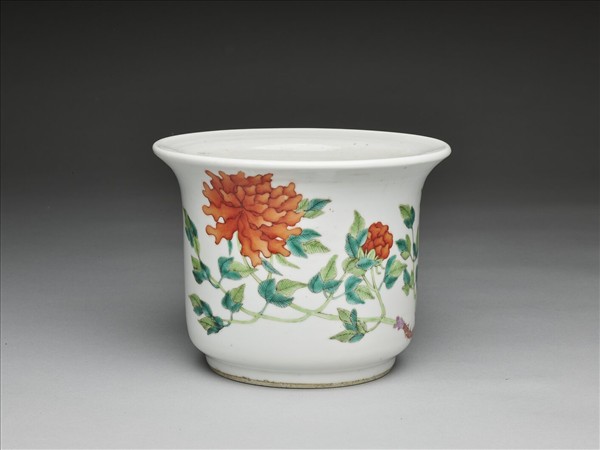 粉彩牡丹圖花盆