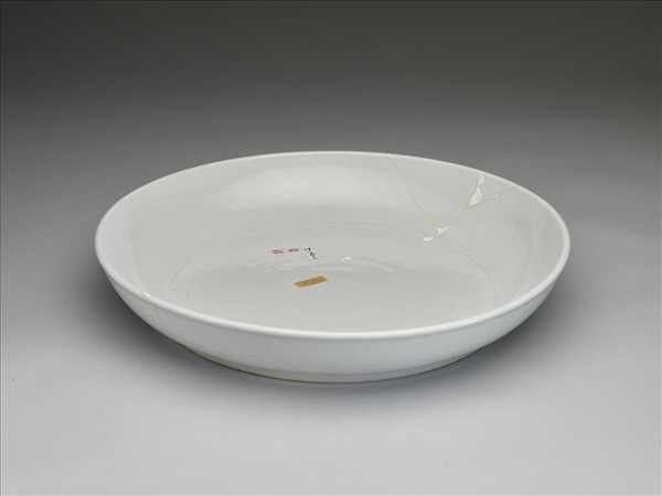 甜白釉盤