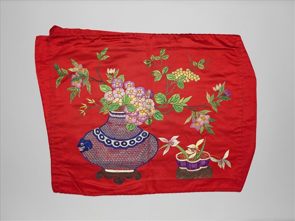 繡瓶花紋椅墊