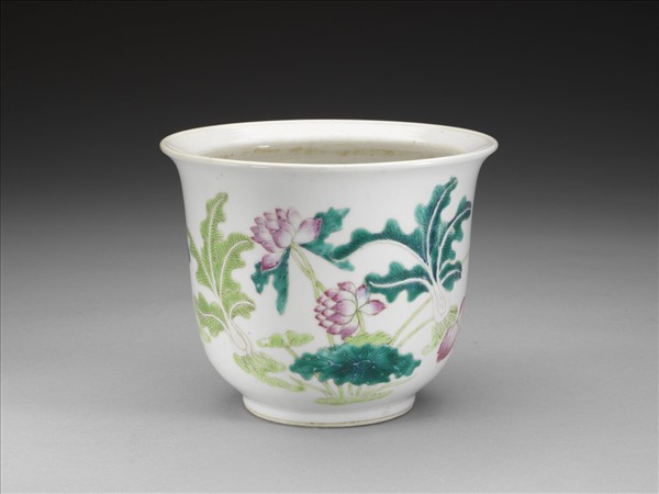 粉彩蓮蔬圖花盆