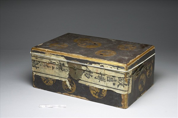 蒔繪花卉紋漆盒