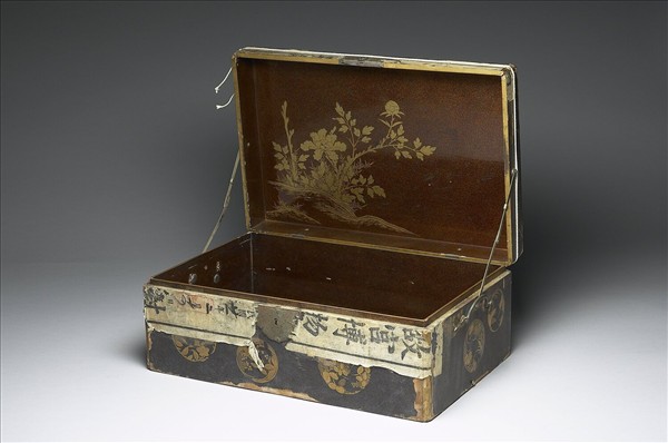 蒔繪花卉紋漆盒