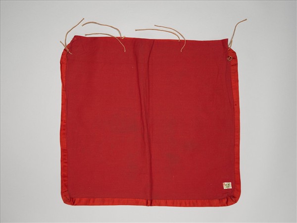 繡折枝花果紋椅墊