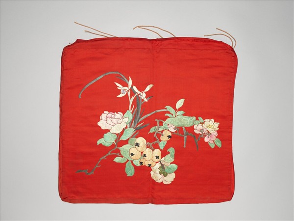 繡折枝花果紋椅墊