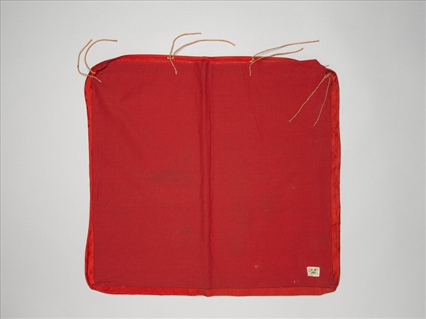 繡折枝花果紋椅墊