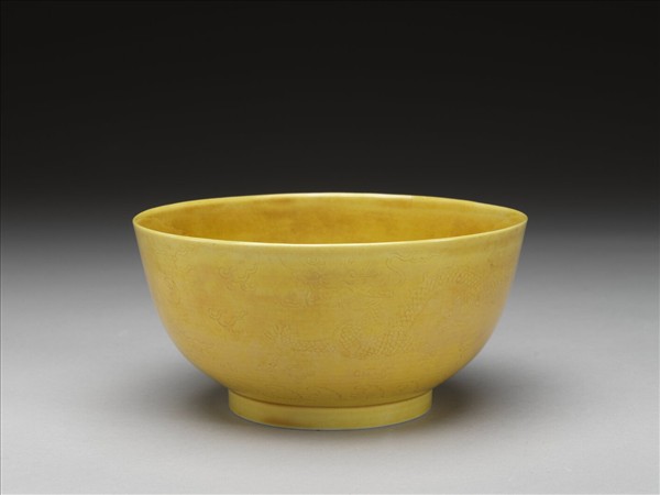 嬌黃釉碗