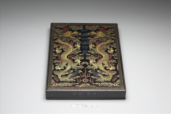 黑漆描金龍紋嵌螺甸「御製織圖墨」盒