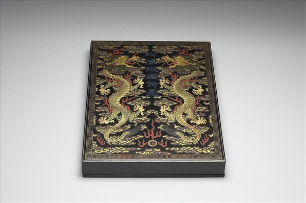 黑漆描金龍紋嵌螺甸「御製織圖墨」盒