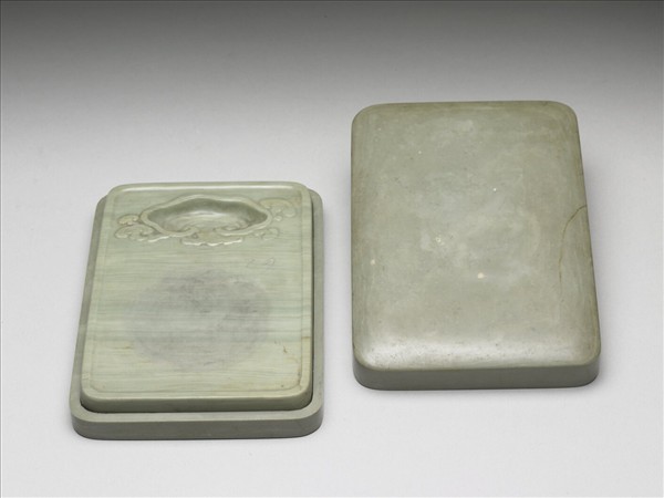 松花石如意雲紋硯