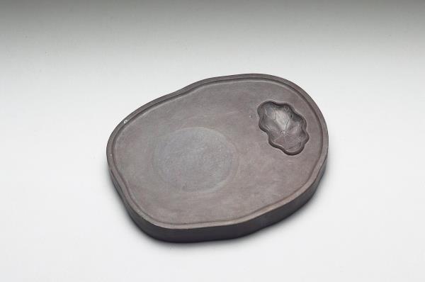 松花石荷塘蛙鳴圖硯