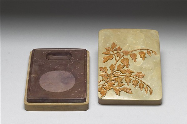 松花石荷包牡丹硯