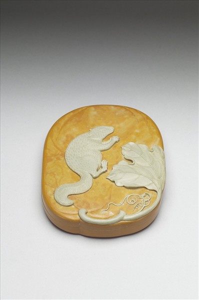 松花石松鼠瓜藤圖硯盒