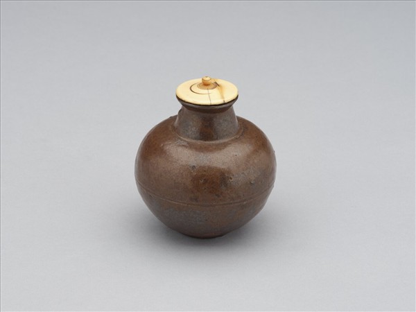 日本 驢蹄口茶末罐