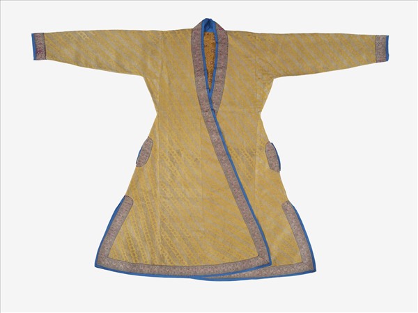 印度 黃地斜條花卉紋織金長袍