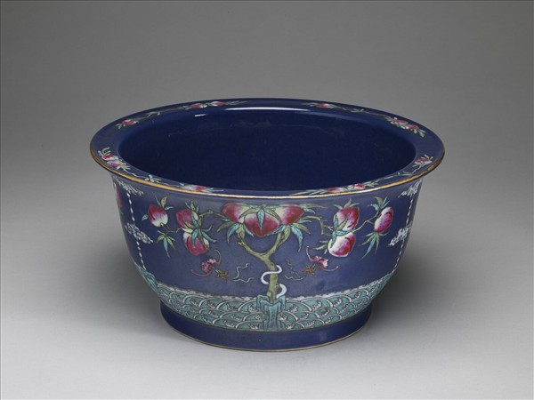 粉彩藍地福壽紋花盆