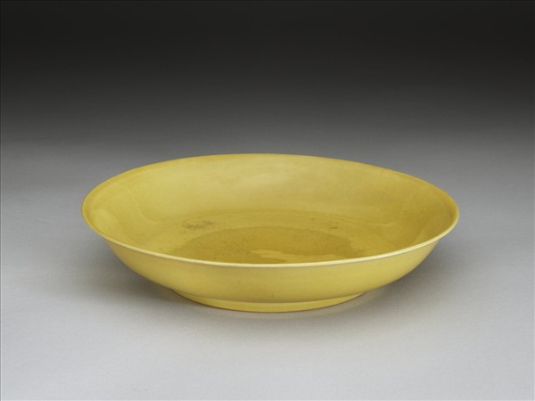 嬌黃釉盤
