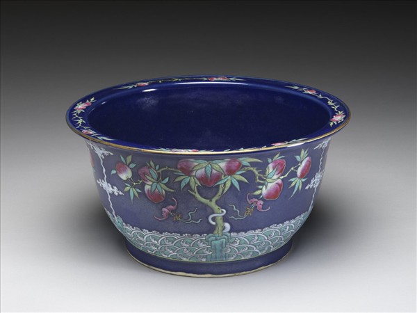 粉彩藍地福壽紋花盆