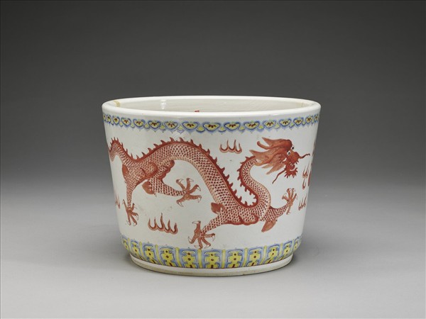白瓷紅彩龍紋花盆