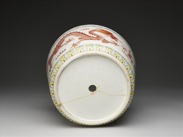 白瓷紅彩龍紋花盆