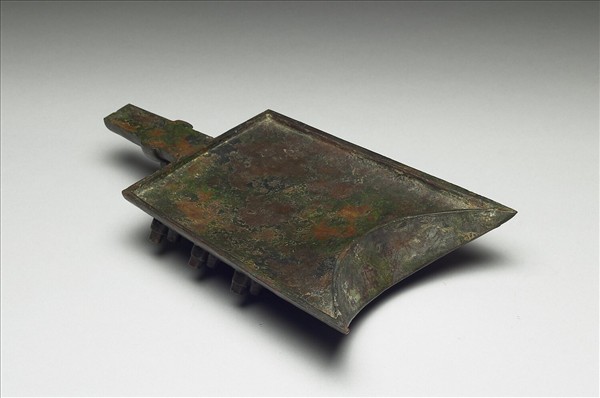 仿青銅嵌金銀絲鐘式盒