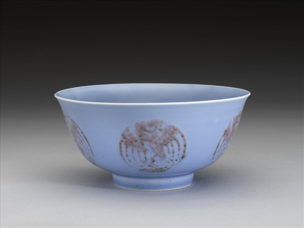 藍釉紅彩團鳳紋碗