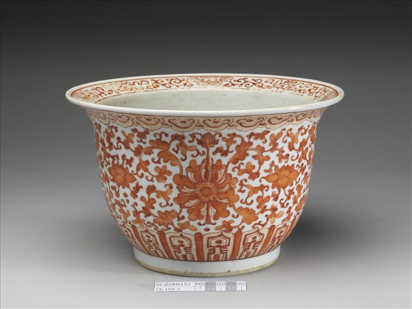 描紅番蓮紋花盆