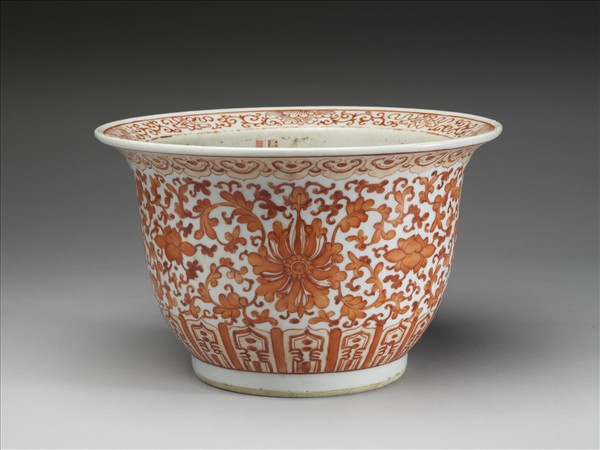 描紅番蓮紋花盆