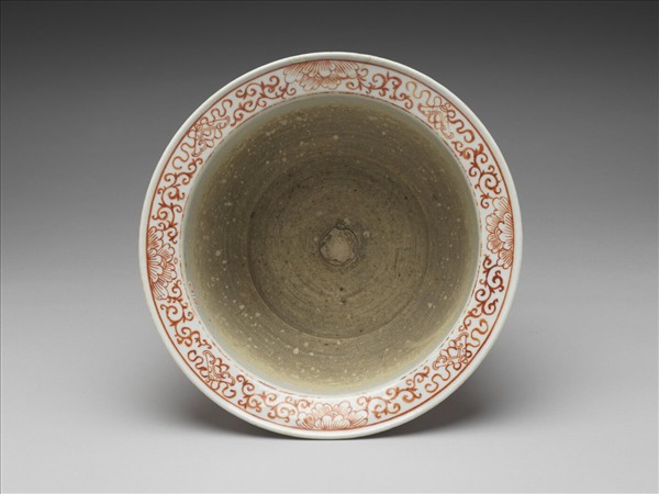 描紅番蓮紋花盆