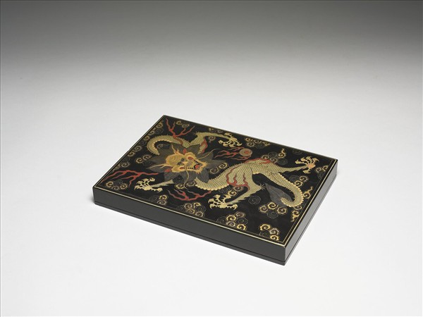 黑漆描金龍紋盒