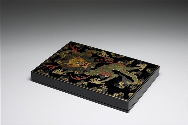 黑漆描金龍紋盒