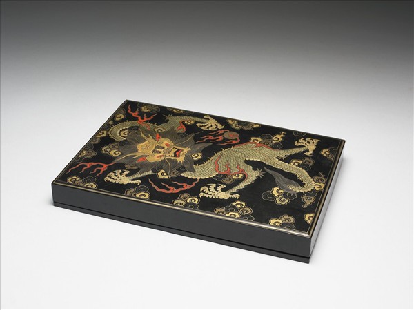 黑漆描金龍紋盒