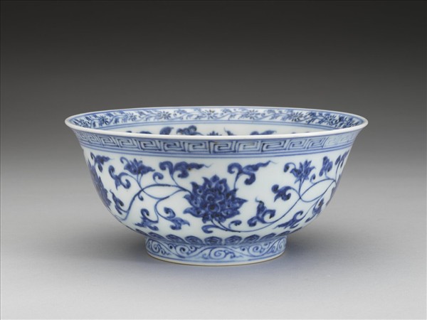 青花四季花卉紋碗