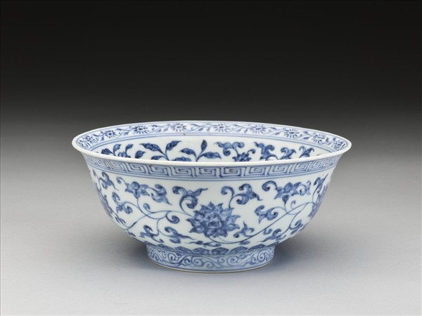 青花四季花卉紋碗