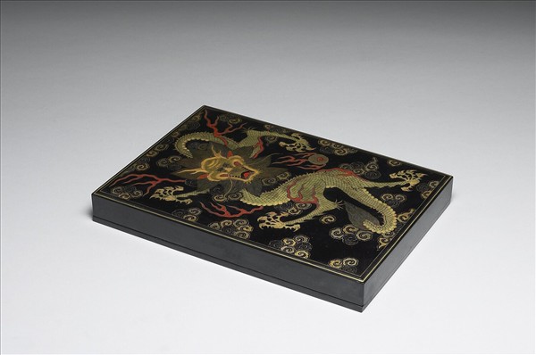 黑漆描金龍紋盒